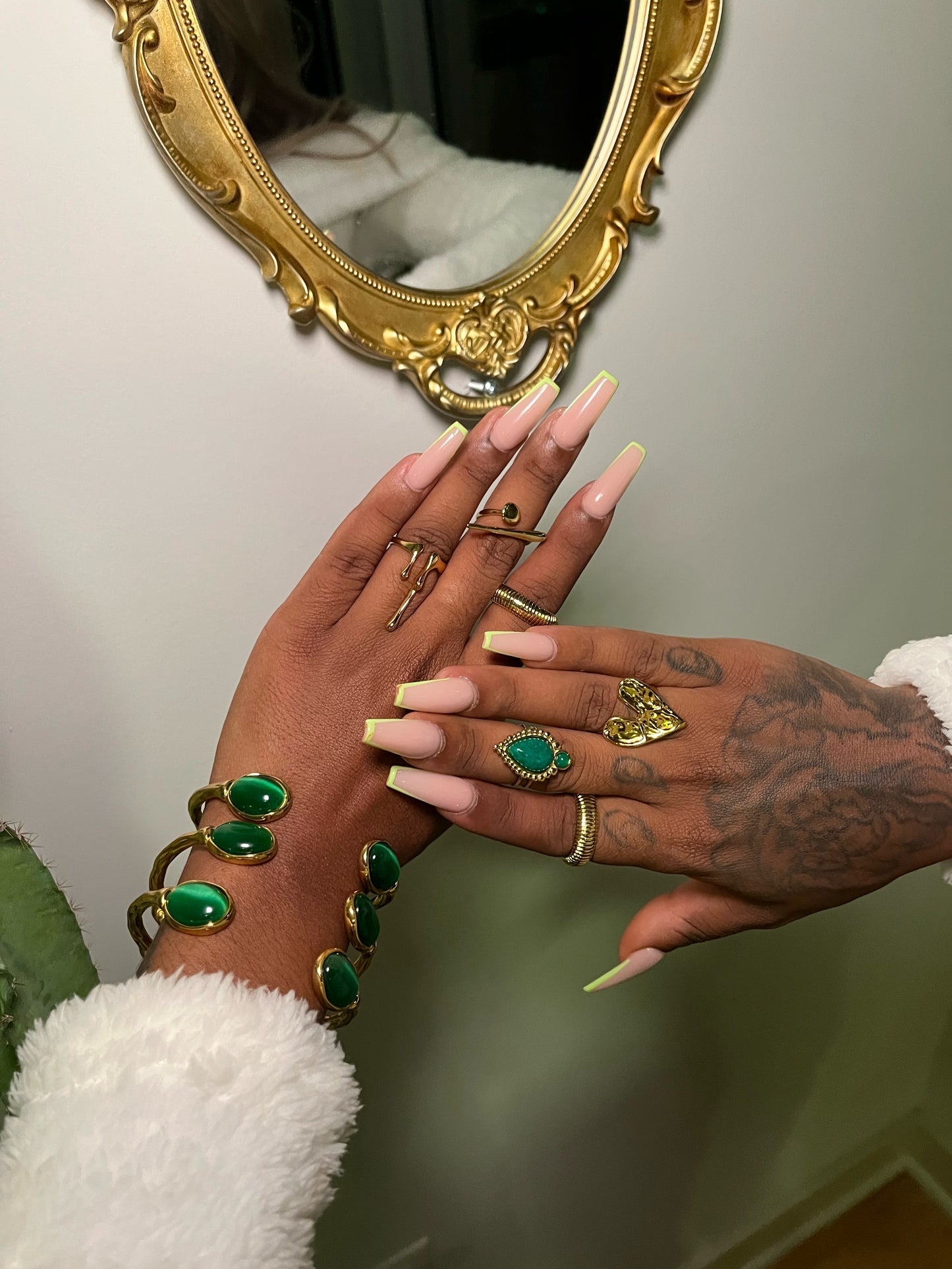 Piedra Verde Bangle