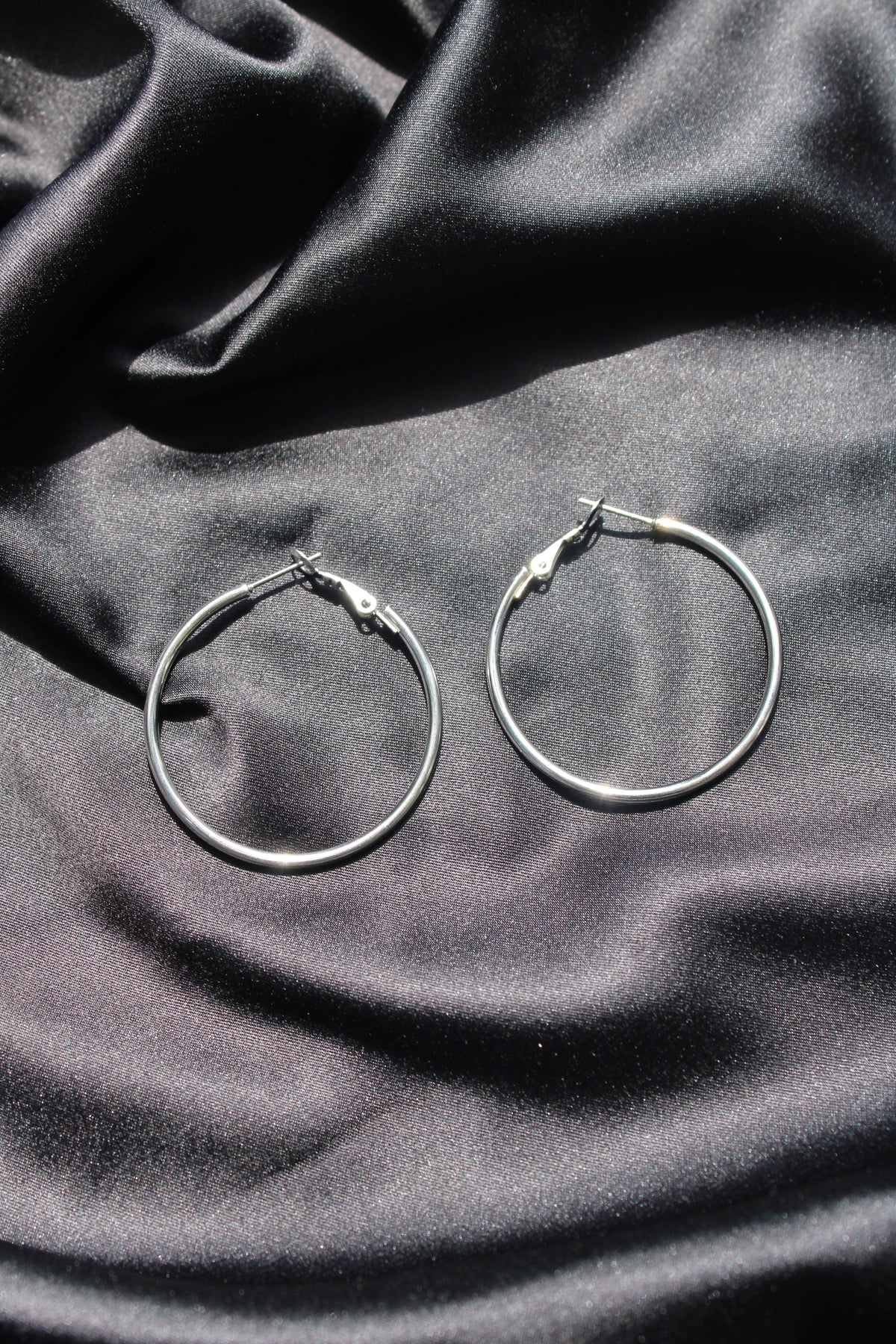 Classic Silver Medium Hoops