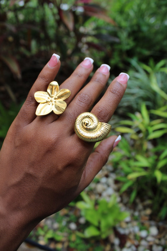 Gold Lunatia Ring