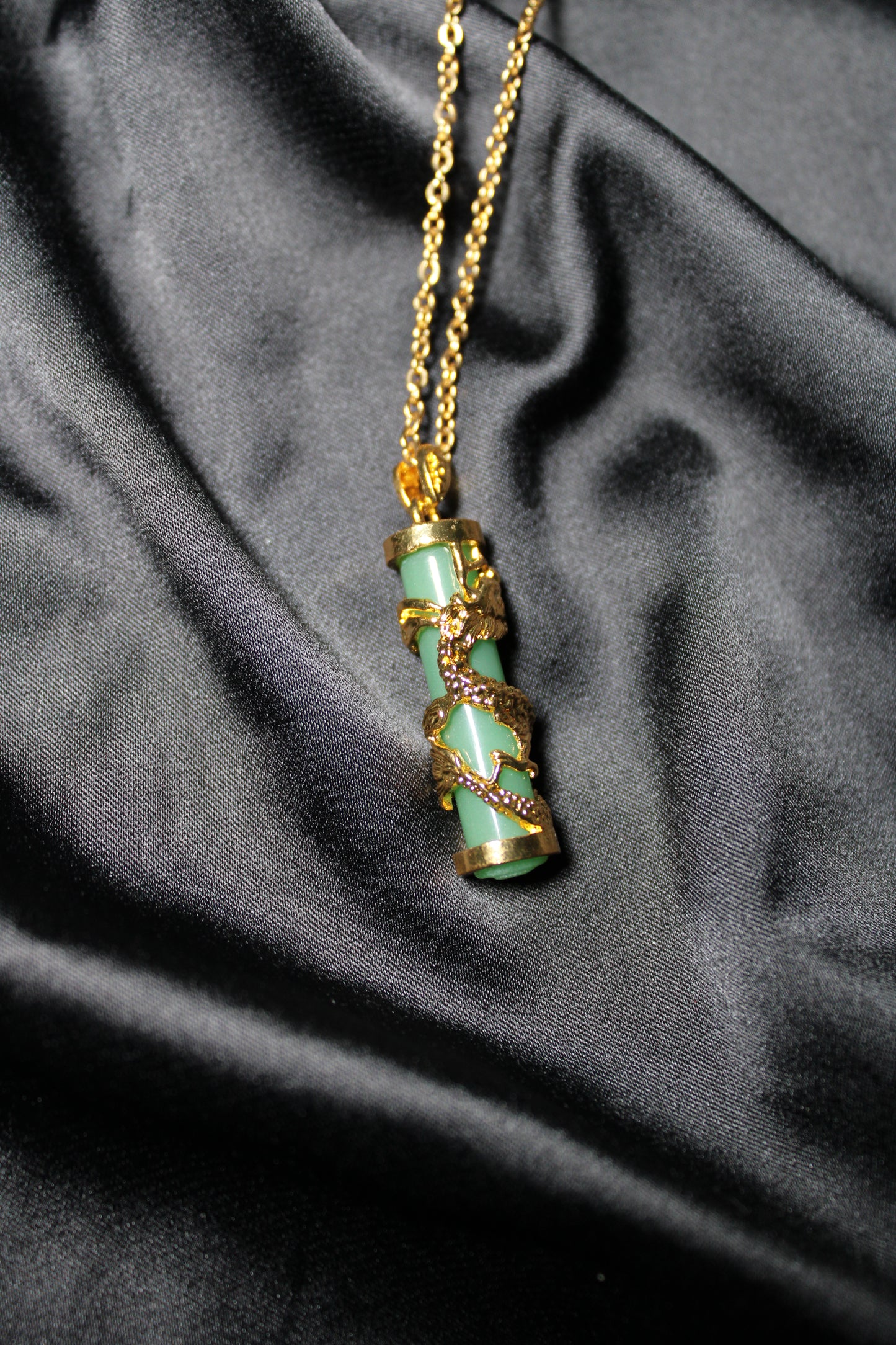 Dragon Jade Column Necklace